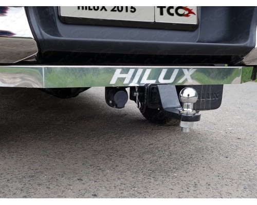 Фаркоп ТСС быстросъемный для Toyota Hilux 2015- / Hilux Exclusive 2018- с нерж. накладкой