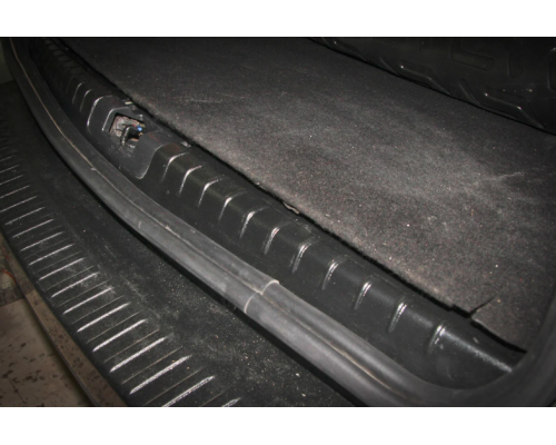 Накладка в проем багажника Yuago АртФорм для Renault Duster 2012- (в т.ч. рестайлинг)